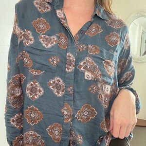 Amuse Society Teal and Brown Patterned Button Down Shirt- small